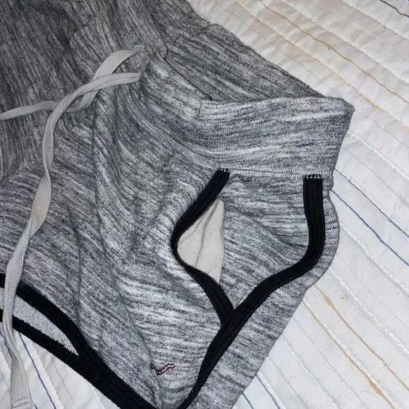 Victoria’s Secret PINK Sequin Bling Short Shorts W Pockets Size Medium - Picture 4 of 10